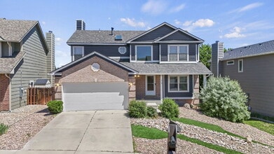 Building Photo - 915 Royal Crown Ln