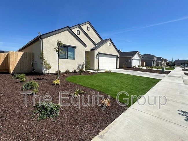 Building Photo - 1850 E School Ave