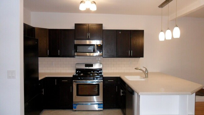 Foto del edificio - 909 N Poinsettia Pl
