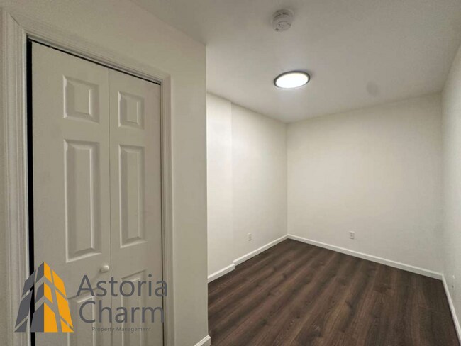 Building Photo - 3 Bedroom Plus Two Dens with Finished Basement on Harford Road