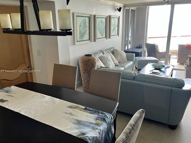 Foto del edificio - 6767 Collins Ave