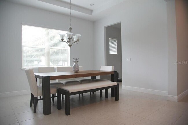 Foto del edificio - 15161 Canoe Pl