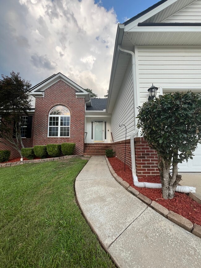 Building Photo - 107 Vanessa Dr