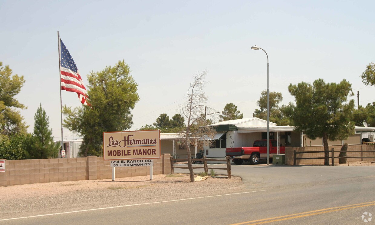 Los Hermanos Apartments in Queen Creek, AZ