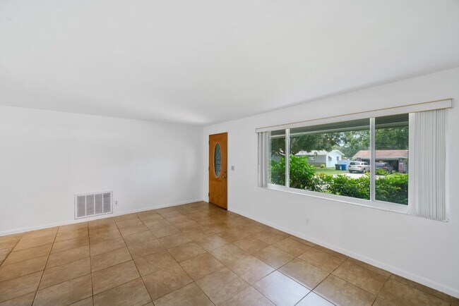 Foto del edificio - Move In Ready 3/2