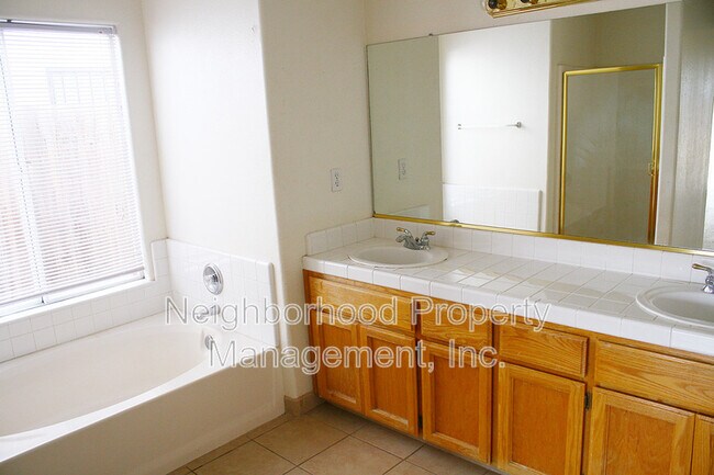 Foto del edificio - 3574 N State Ave