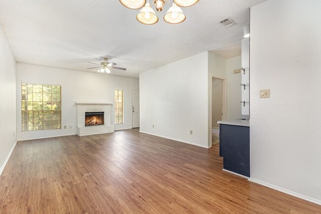 Photo - 5740 Martel Ave Apartment