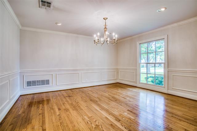 Building Photo - 3540 Villanova St
