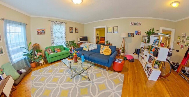 Foto del edificio - 728 Poyntz Ave