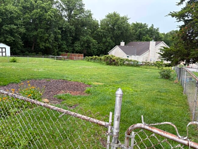 Building Photo - 6816 N Terra Vista Dr