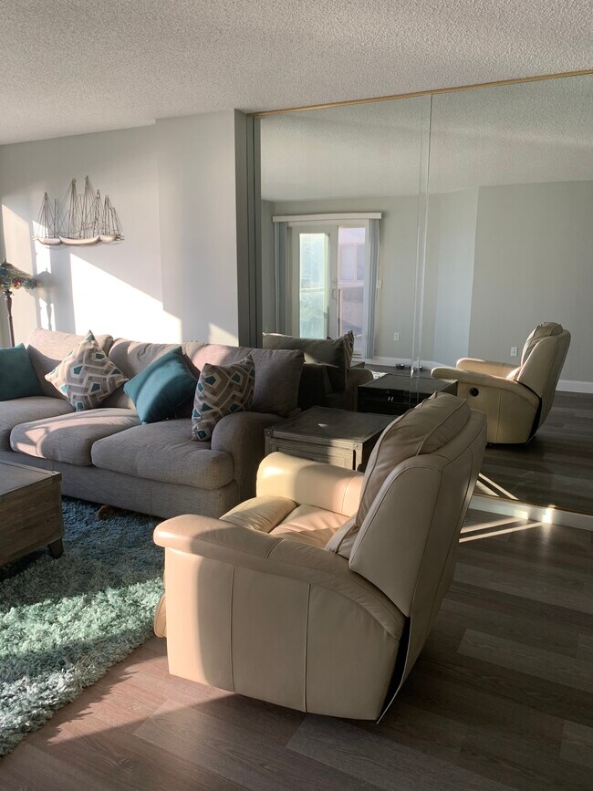 Sala de estar - 31 E Grand Ave