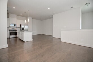 Building Photo - 6017 Cypress St