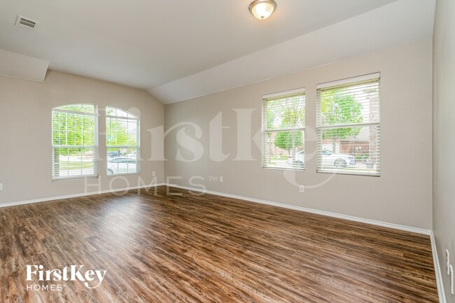 Building Photo - 3908 Windy Point Dr