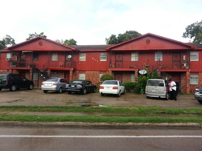 Primary Photo - 4311 Yellowstone Blvd