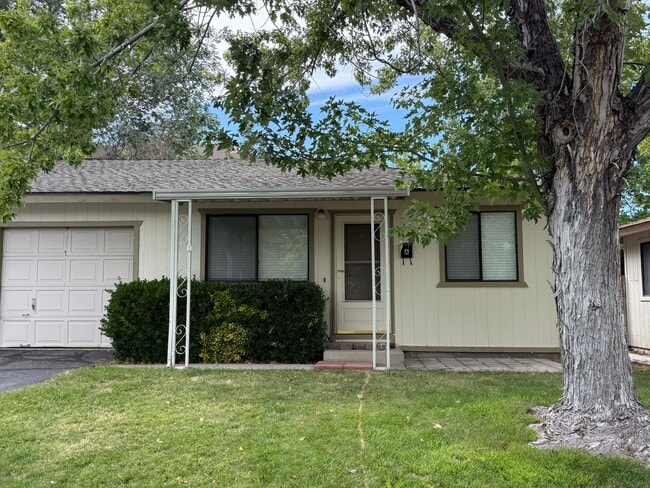 Building Photo - 3679 Grant Dr