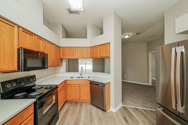 Building Photo - 11025 Whittney Chase Dr