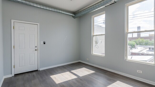 Foto del edificio - 815 N Fairfield Ave