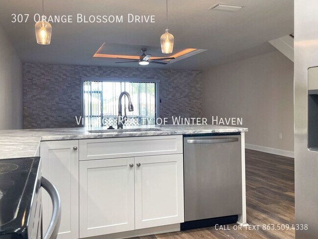Building Photo - Cozy Townhome available in Winter Haven