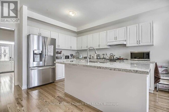 Building Photo - 3362 Post Rd