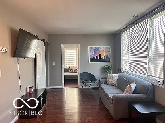 Foto del edificio - 2407 N Capitol Ave