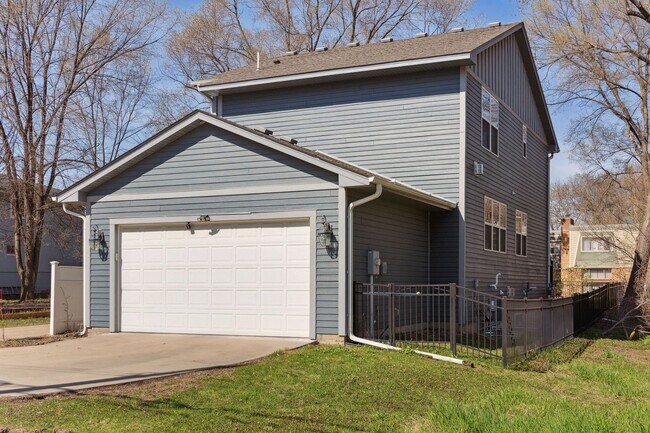 Foto del edificio - 2019 Louisiana Ave S