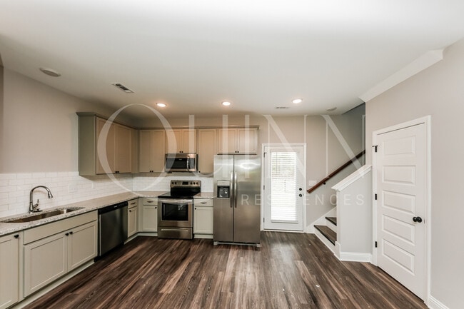 Building Photo - 2166 Miramar Circle