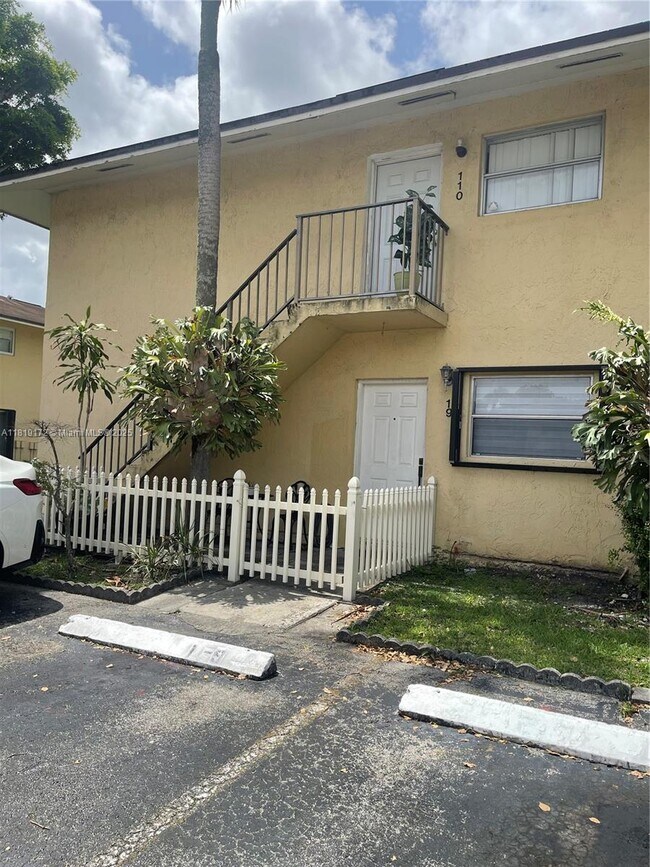 Building Photo - 15699 SW 73rd Cir Terrace