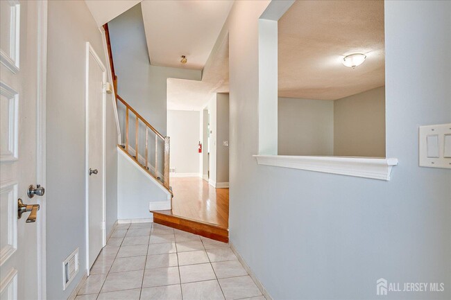 Building Photo - 39 Jeffrey Cir