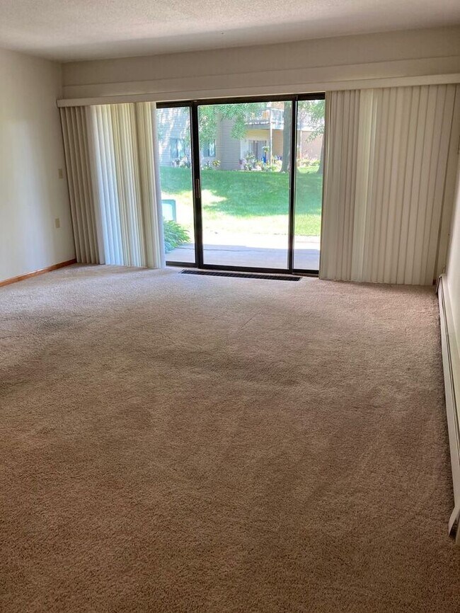 Foto del edificio - $1,150 | 1 Bedroom, 1 Bathroom Condo | Designed for Ages 55+ | PET Friendly* | Available for Augu...