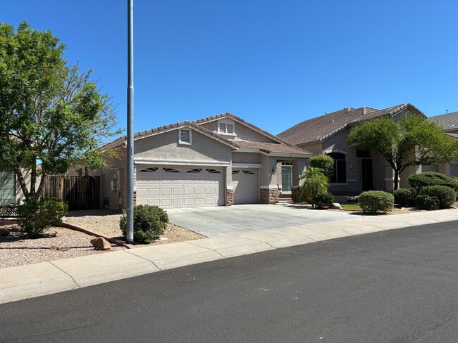 Foto del edificio - 10454 W Foothill Dr