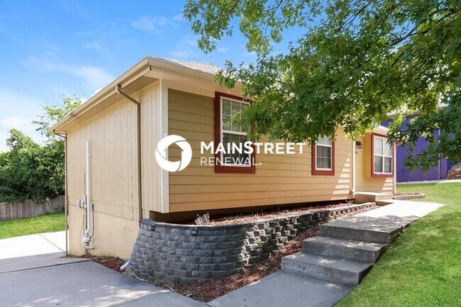 Foto del edificio - 3 Bedroom Pet-Friendly Home in BLUE SPRINGS, MO with Main Street Renewal