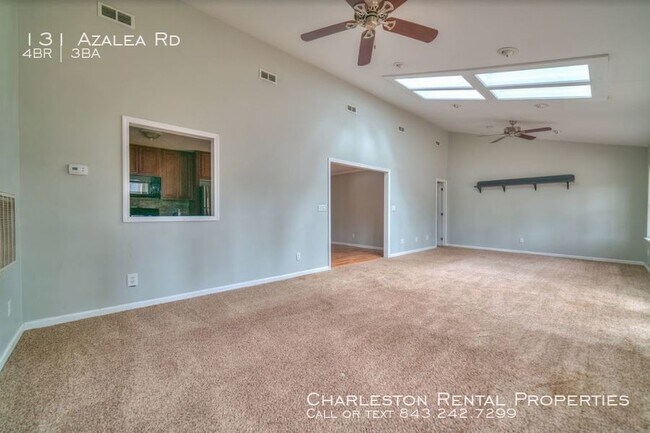 Foto del edificio - 131 Azalea Rd