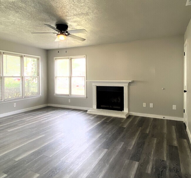 Foto del edificio - Available for Immediate Move-in!!!