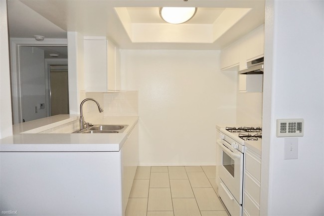 Building Photo - 4417 Hazeltine Ave