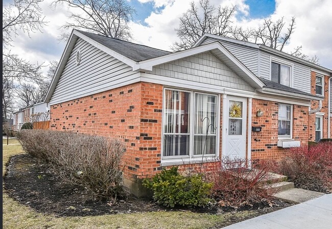 Building Photo - 1068 Bristol Ct