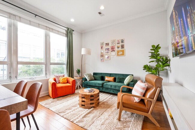 Foto del edificio - 1243 W Madison St