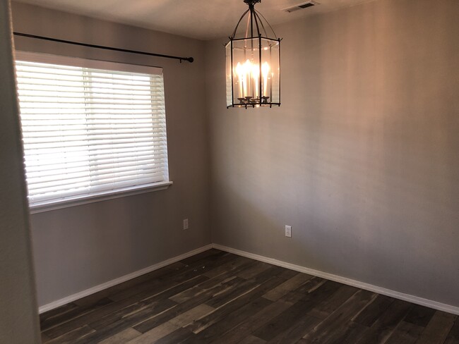 Foto del edificio - 1500 NW Canyon View Dr