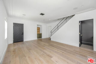 Foto del edificio - 107 Flores St