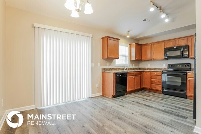 Foto del edificio - 3915 Bluestem Dr