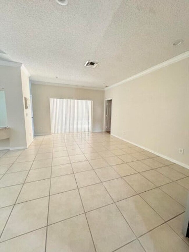 Foto del edificio - 10895 Fillmore Dr
