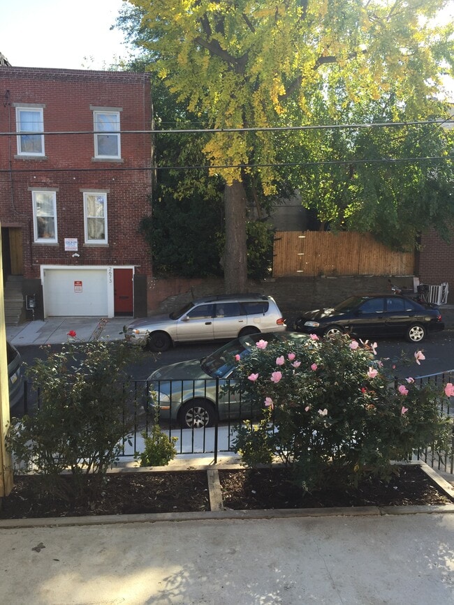 Foto del edificio - 2668 Braddock St