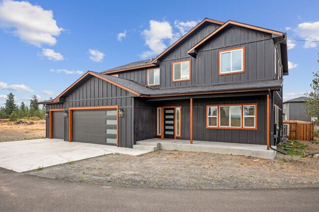 Building Photo - Gorgeous Grandview 5 Bedroom 3 Bath Luxury Home!