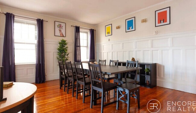 Building Photo - 1247 Beacon St
