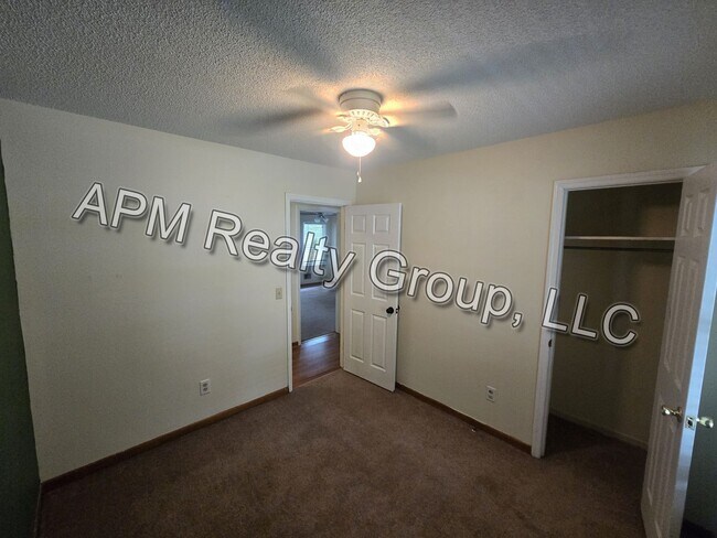 Foto del edificio - Single story West Columbia home