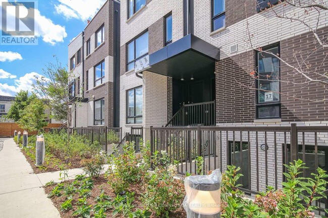 Building Photo - 20-20 Ed Clark Gdns