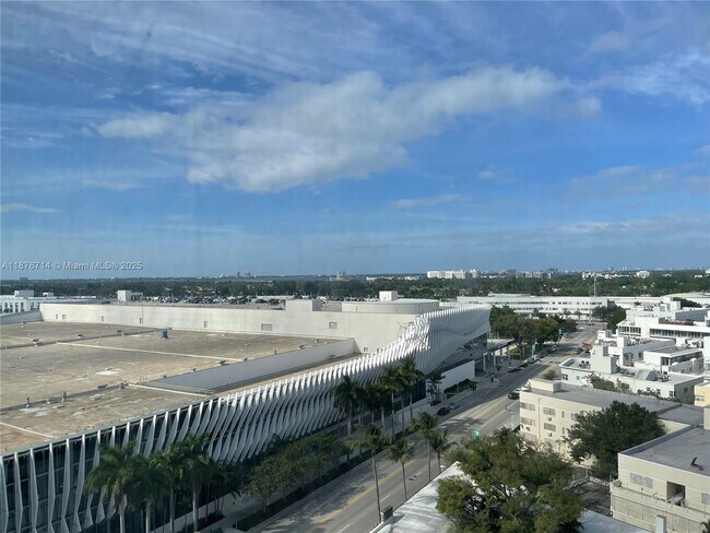 Foto del edificio - 1881 Washington Ave