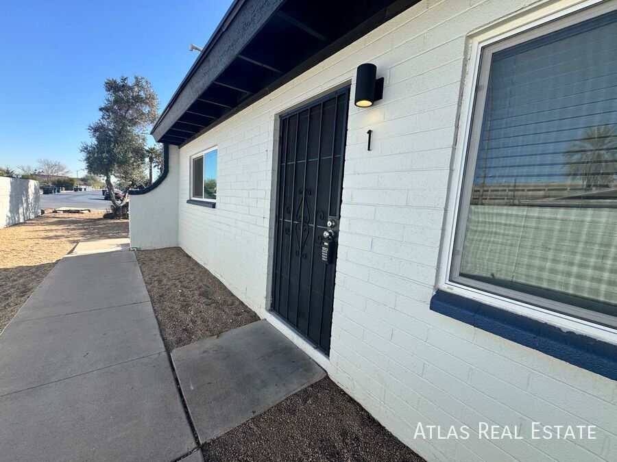Primary Photo - 2540 N 17th Way