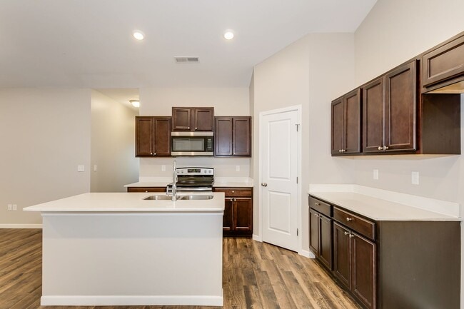 Building Photo - Large Duplex in Maize