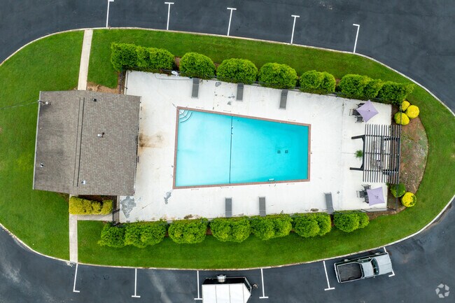 Pool - zBroadway at East Atlanta