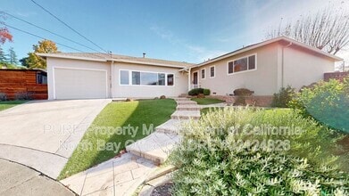 Building Photo - 32 Colinda Dr